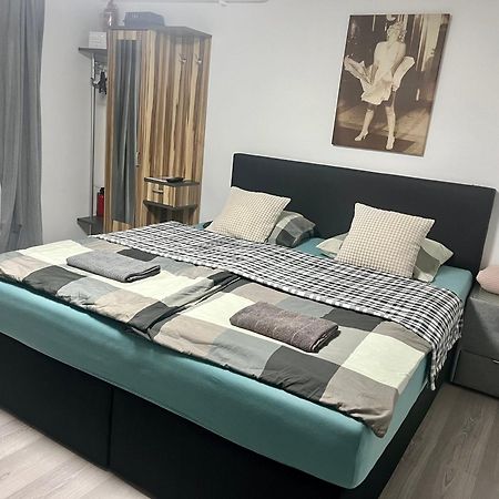 Apartmanek Patricie Room With Kitchenette Suitable For 2 Adults And 2 Children Mikulov Exteriér fotografie