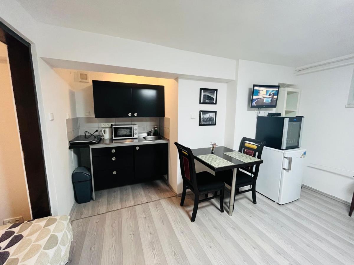 Apartmanek Patricie Room With Kitchenette Suitable For 2 Adults And 2 Children Mikulov Exteriér fotografie
